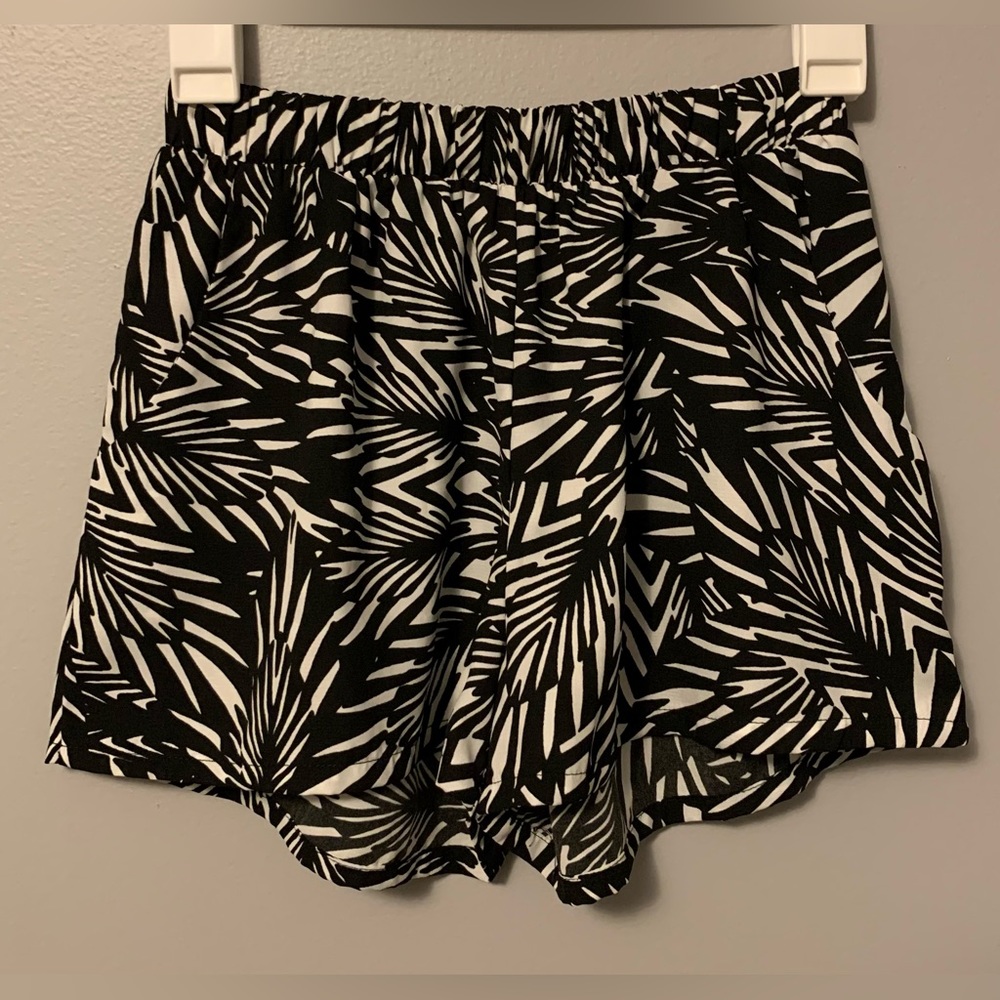 Tyche Women’s Shorts Size Small
